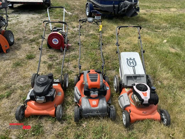 Lot 1-6537 - Lot of 3 Husqvarna lawn mowers, includes (1) all-wheel drive, and (2) 21', all for parts or repair.