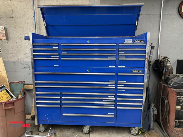 Lot 1-532 - (1) Roll Cabs.com rolling tool chest, approx. 72" x 25" x 70" tall, includes assorted tooling of tap...