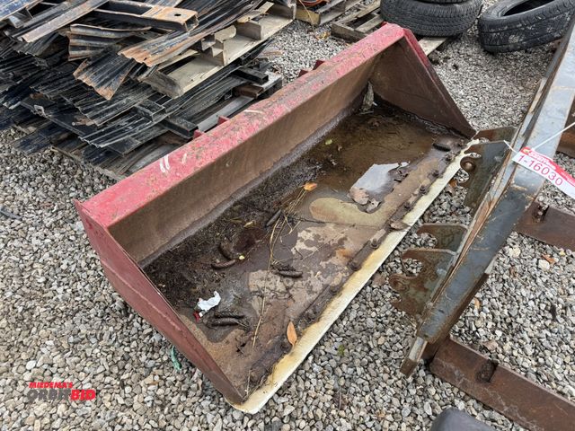 Lot 1-16032 - (1) 6' bucket attachment for Gehl skid steer, with bolt on cutting edge.