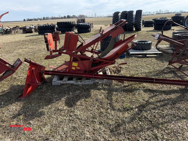 Lot 1-11808 - (1) New Holland, model 58, hay baler with 12" wide rubber belt, for parts or repair, S/N 261591.