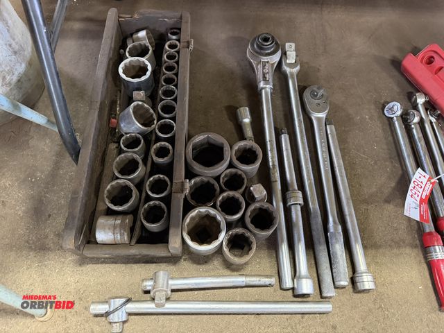 Lot 1-18455 - Lot of assorted 1" drive impact and regular sockets with (1) Easco 3/4" drive ratchet, (1) 3/4" driv...