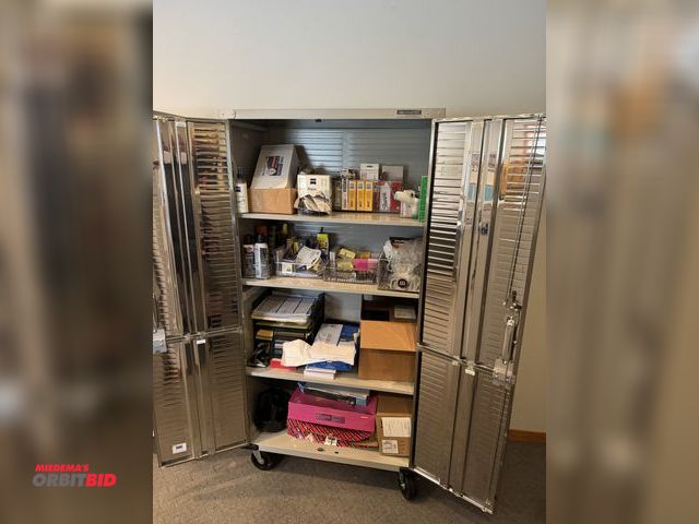 Lot 1-19596 - (1) Seville Classics Ultra HD 36" width x 72" height x 18" depth 2-door rolling cabinet with lock an...