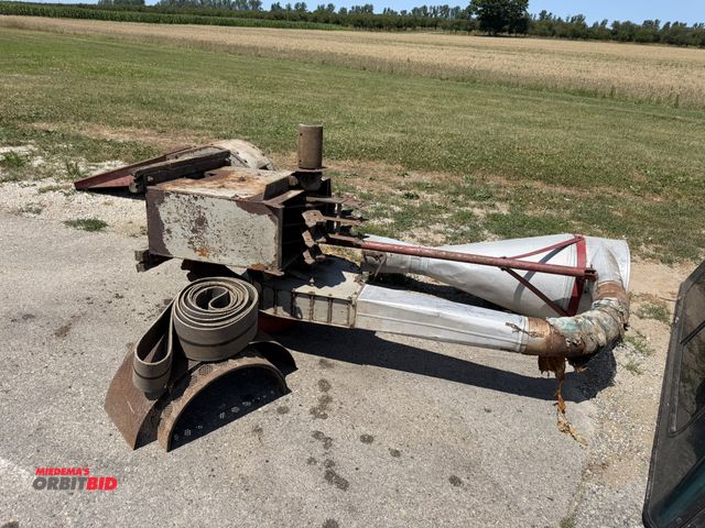 Lot 1-18407 - (1) Harvey belt-driven hammermill, S/N 5828, includes assorted screens.