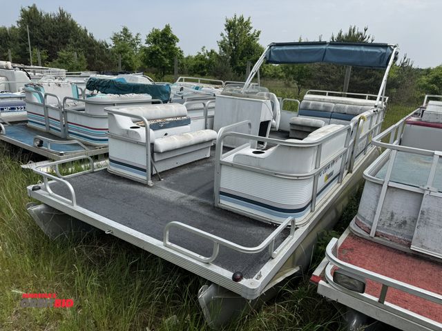 Lot 1-6567 - (1) Sun Cruiser Trinidad pontoon boat, approx. 20', missing motor, severe weather damage, Hull ID #0...