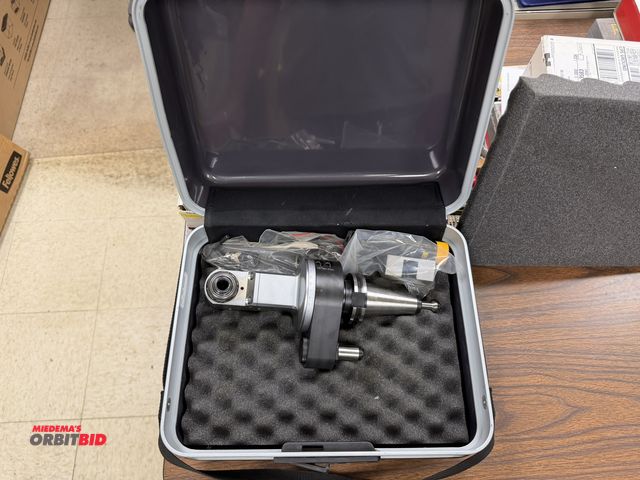 Lot 1-14542 - (1) Albert Cat 40ER16 right angle head T90 with case.