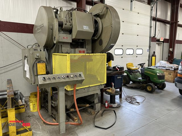 Lot 1-19140 - (1) V &amp; O 60-ton OBI press, 8" stroke, 3" slide adjustment, 40-80 strokes per minute operating s...