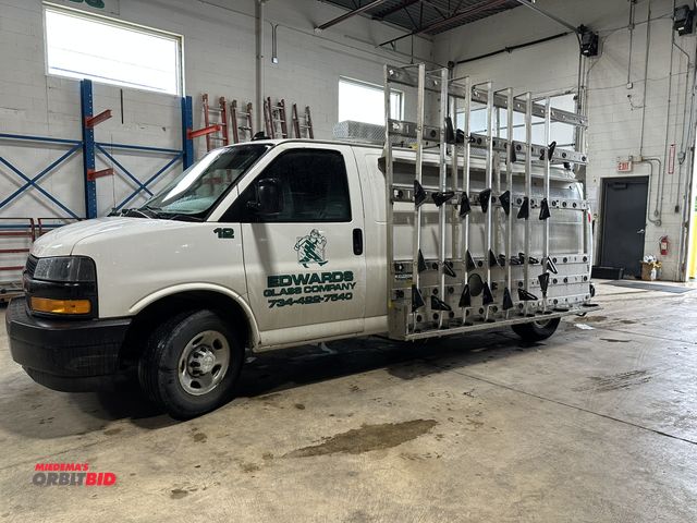 Lot 1-17097 - 2018 Chevrolet Express Cargo Van 6.0 liter Vortec V8 gas engine, automatic transmission, AM/FM stere...