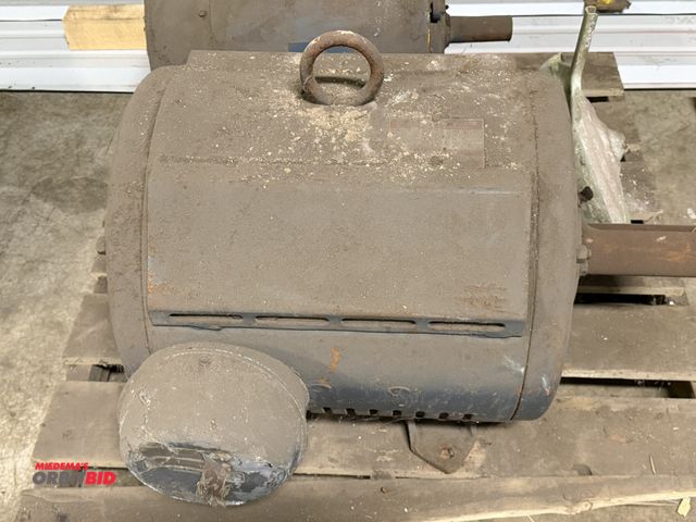 Lot 1-17580 - Lot including (1) Lincoln 100 HP, 230/460V, 3 phase electric motor with 3" diameter keyed shaft, and...
