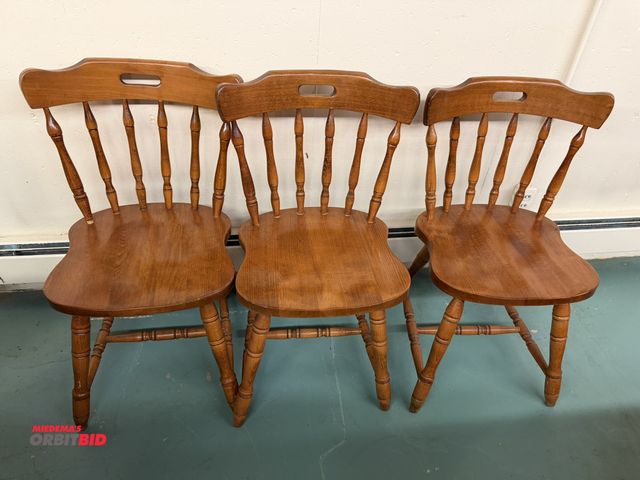 Lot 1-12171 - Lot of (3) oak chairs with 17" seat height.