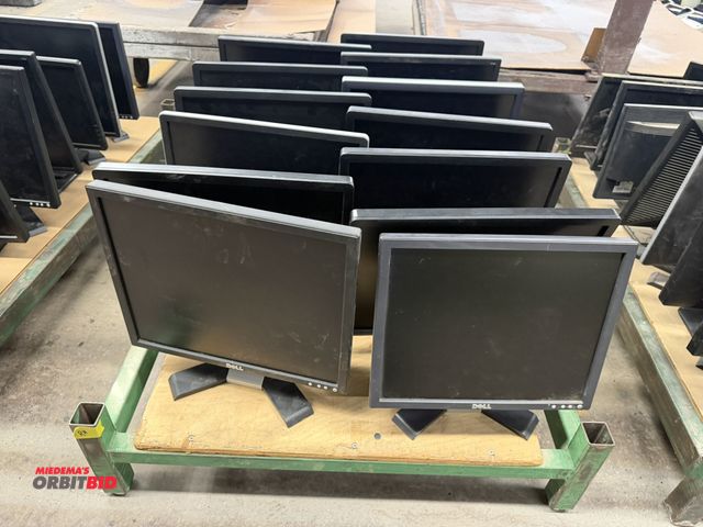 Lot 1-17559 - Lot of (13) assorted 19" Dell computer monitors.