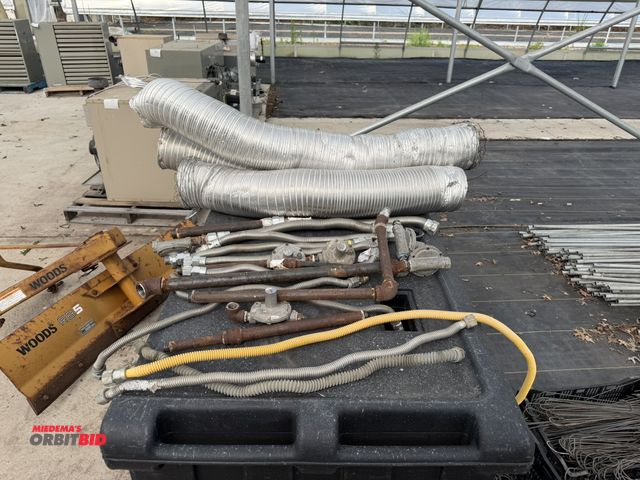 Lot 1-9967 - Lot of assorted flexible natural gas line with pressure relieve valves, includes flexible duct work.
