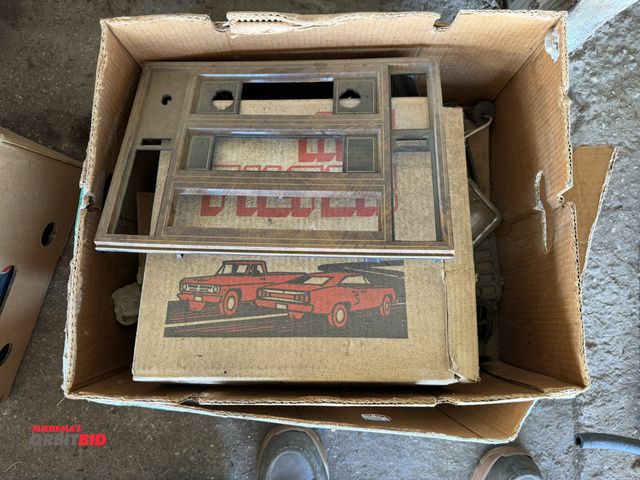 Lot 1-8551 - Lot of assorted Camaro parts, includes dash, air filter, vents, tail lights, and more.