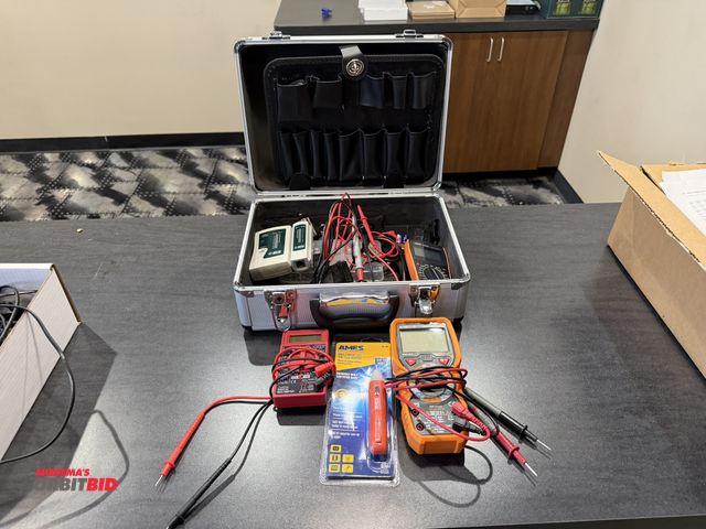 Lot 1-11277 - Lot of assorted electrical testers, includes Aidbucks digital multimeter, model PM18C, Victor VC830L...