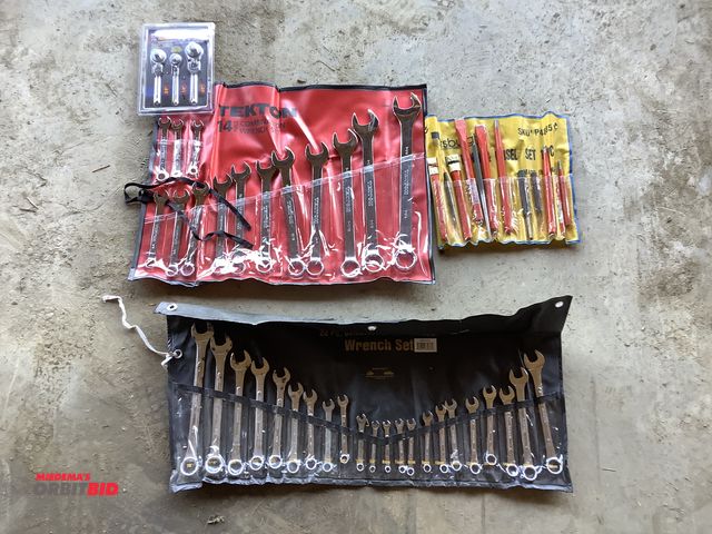 Lot 1-19051 - Lot of assorted tools which includes Tekton 14 piece SAE Wrench Set, Pittsburgh 22 Piece Wrench Set,...