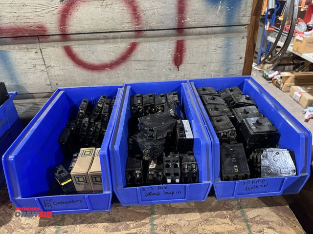 Lot 1-4448 - Large lot of Square-D QO breakers, includes single, 2-pole, and 3-pole, various amps.