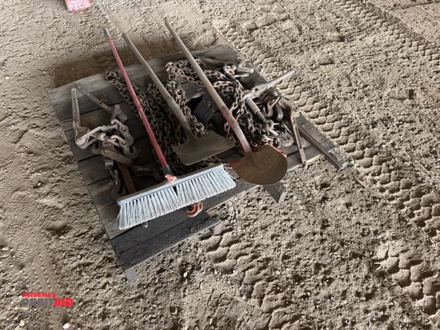 Lot 1-18304 - Lot of (4) approx. 20' chains, (6) snap style chain binders, and (1) ratcheting chain binder, also i...