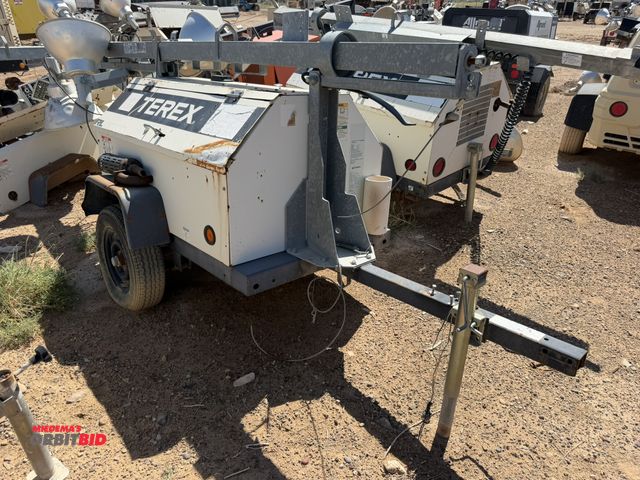 Lot 1-18216 - 2012 Terex RL4000 Light Tower, 3 cylinder diesel engine, 4-light extendable tower, hand crank, mount...