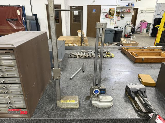 Lot 1-15312 - (1) Mitutoyo 18" height gauge, and (1) SPI 24" height gauge.