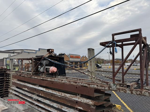 Lot 1-18406 - (1) screed deck vibrator, approx. 176", 120V, electric drill drive, Warn winch.