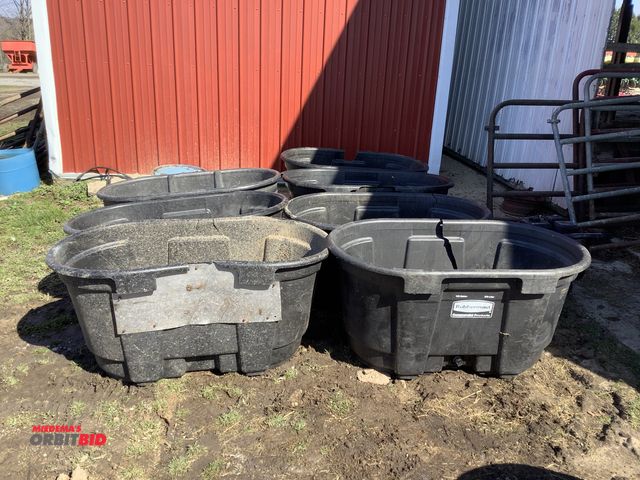 Lot 1-19069 - (7) Rubbermaid 100 gallon water tanks, all have some sort of a crack.