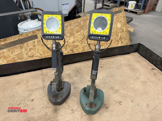 Lot 1-1969 - Set of (2) Mahr Federal Maxum III dial snap gauges.