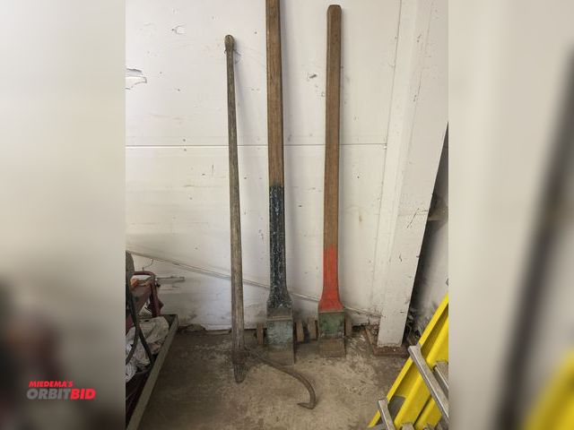 Lot 1-6105 - Lot of (2) Joey bars with 6" wide plates, and (1) log turner.