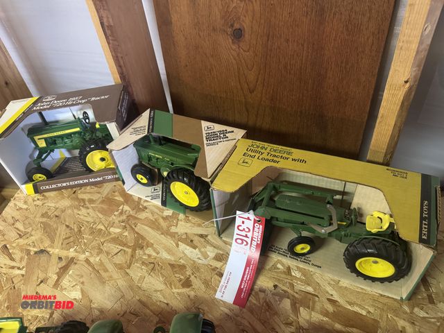 Lot 1-3165 - (1) John Deere 720 HI crop, John Deere model R diesel, John Deere utility with loader
