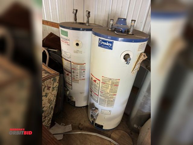 Lot 1-14249 - Lot of 2 hot water heaters, (1) Crosley natural gas 40 gallon, and (1) Gama natural gas 40 gallon.