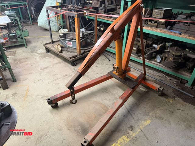 Lot 1-18493 - (1) Central Hydraulics engine hoist, 8-ton capacity, does not include jack handle, cylinder will nee...