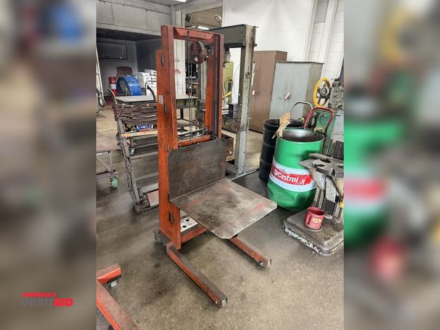 Lot 1-6420 - (1) Economy Shop Lifter, manual crank-style die lift cart with 24" x 24" platform, and max 60" lift ...