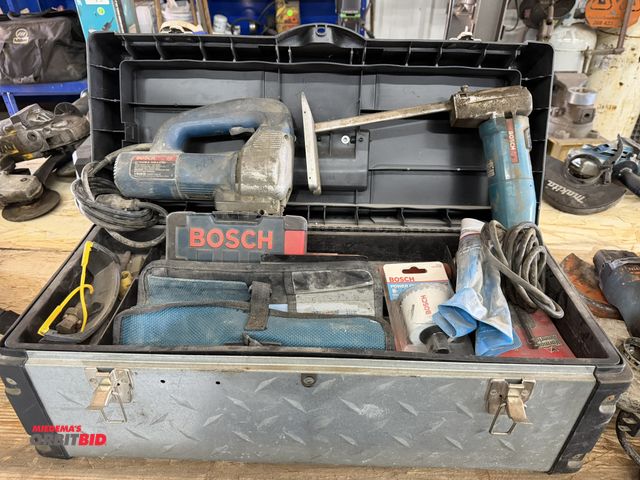 Lot 1-1309 - (1) 25" heavy duty tool box with contents, including (1) Bosch, model 1581VS, jigsaw, and (1) Bosch ...