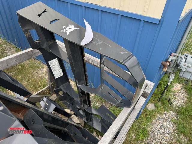 Lot 1-6558 - (1) new Bob Cat standard quick attach pallet fork frame, frame only, includes 42" forks.