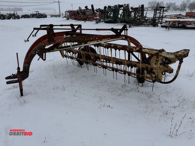 Lot 1-10410 - (1) New Holland, model 256, 8' wide, 5-bar hay rake, ground driven, S/N 397809.