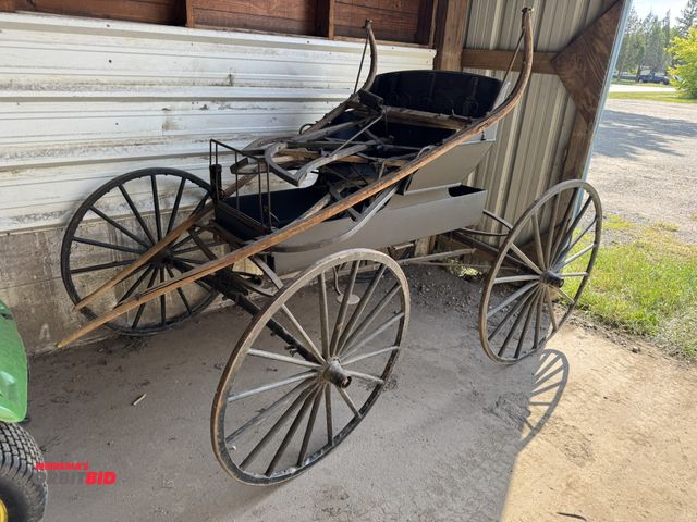 Lot 1-4620 - (1) single horse-drawn buggy, 43" diameter wooden wheels, with sleigh attachment.