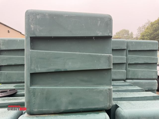 Lot 1-18793 - (1) 500 gallon capacity poly tank.