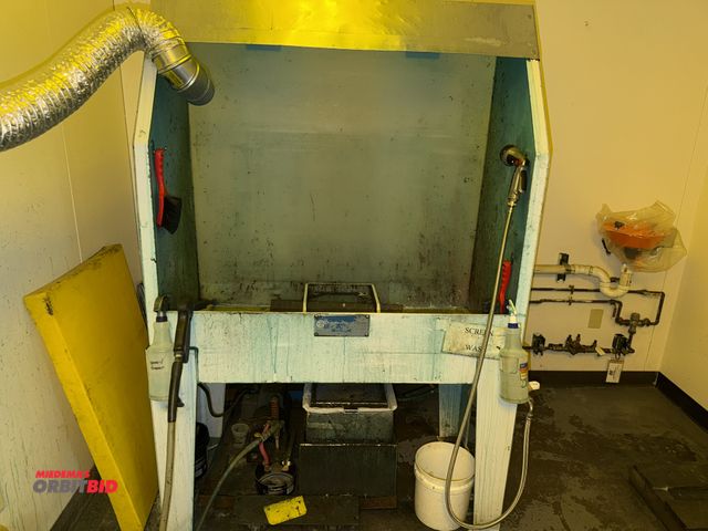 Lot 1-18993 - (1) Chemical Consultants, stainless steel wash surround, 48" x 24" deep x 74" tall, includes electri...