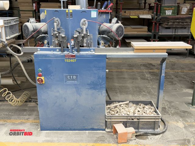 Lot 1-16107 - (1) CTD, model D45X, double miter saw, S/N 3189, with a 3725 RPM blade, and (2) 208-230/460V, 3 phas...