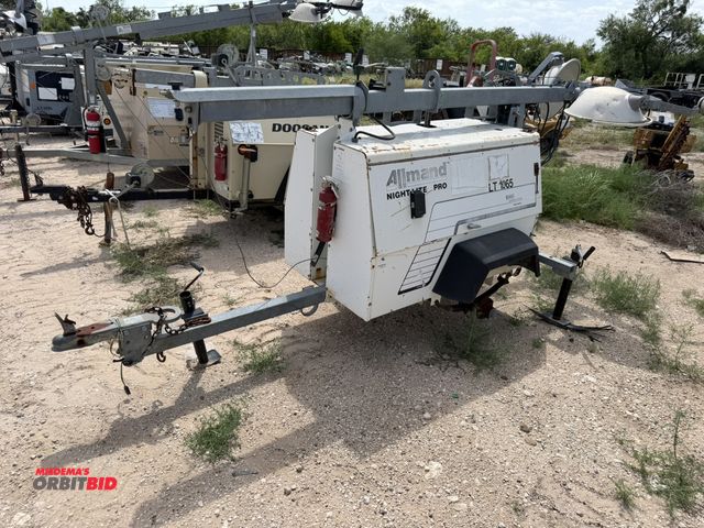 Lot 1-9510 - (1) Allmand Night Light Pro, 5000  watt, 4-light light tower, diesel engine with manual hand crank, ...