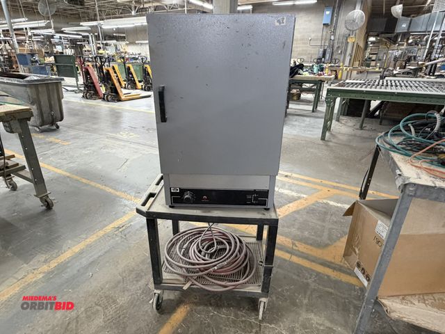 Lot 1-16122 - (1) Quincy Labs, model 40 GC, lab oven, 20" width x 32" height x 16.5" depth, 120V, single phase, 14...
