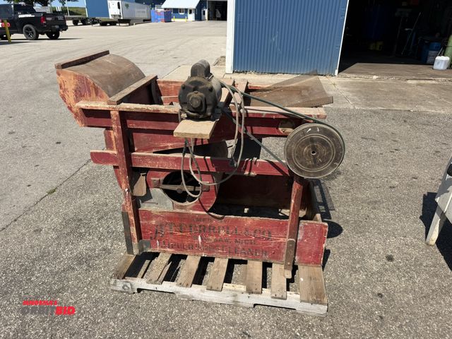 Lot 1-18001 - (1) A.T. Ferrell &amp; Company clipper, grain, and seed cleaner with 120V fan, 120V shaker motor, cl...