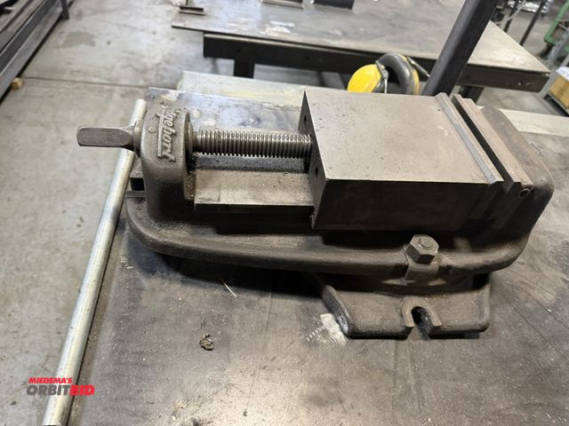 Lot 1-18541 - (1) Bridgeport 6" machinists vise, does not include handle.