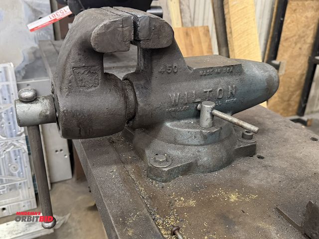 Lot 1-15382 - (1) Wilton 450 bullet style, 4.5" bench vise with 3" x 4" plate, winning bidder responsible for prop...