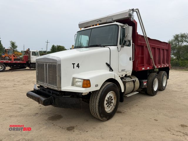Lot 1-18364 - 1990 White GMC Tandem Axle Dump Truck 22,675 lb. GVWR, 5,442 lb. front axle, 8,617 lb. first and rea...