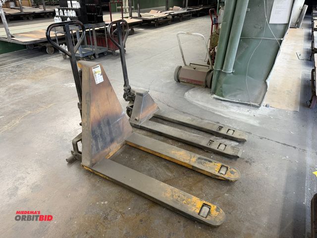 Lot 1-17191 - (1) Lift-Rite, model Ergo-1000, approx. 1000 lb. capacity hydraulic pallet jack, and (1) make and mo...