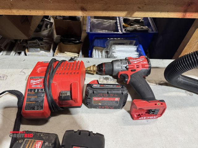 Lot 1-4186 - (1) Milwaukee 1/2" hammer drill/driver, M18, includes 2.0 battery and charger.