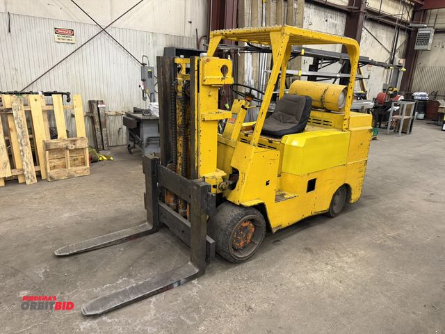 Lot 1-15402 - (1) Allis-Chalmers ACC100LPS, forklift truck, 9900 lb. max. load capacity, overhead guard, 2-stage m...