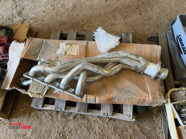 Lot 1-8494 - (1) set of new chrome headers, believed to be for a late model Challenger/Charger, 6.1 Hemi.