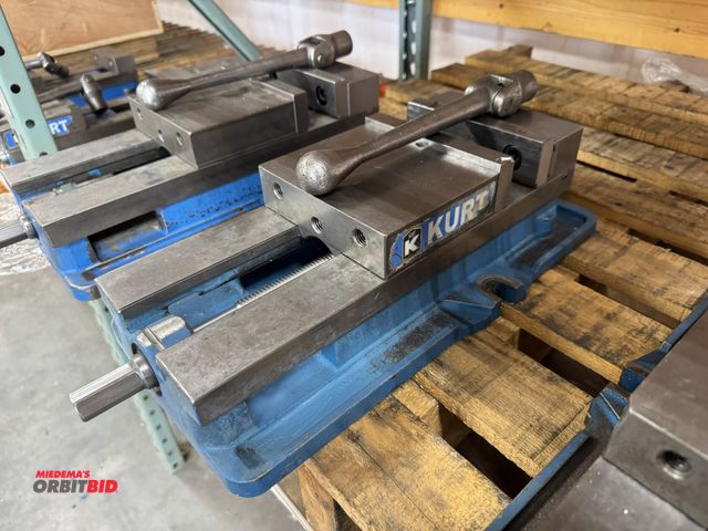 Lot 1-19487 - (1) Kurt 6" angle lock machinists vise.
