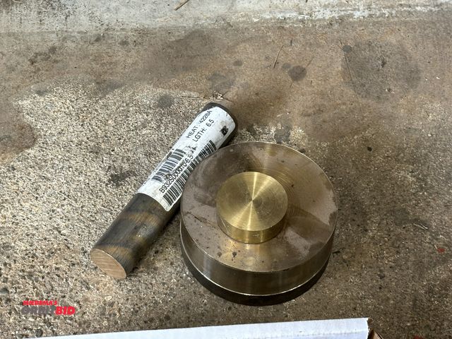 Lot 1-522 - Lot of assorted scrap brass pieces, includes (1) 6.5" x 1 1/4", (1) 4.5" x 2", and (1) 2" x 3/4".