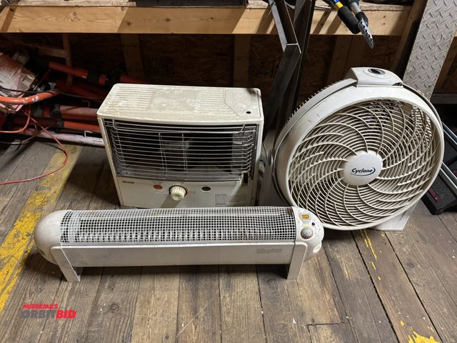 Lot 1-4539 - (1) Lakewood, model 750, 120V, floor heater, (1) Sears, model 699350212, kerosene heater, 10,000 BTU...